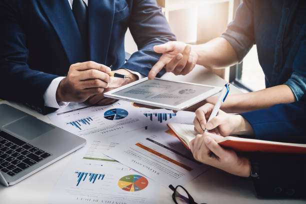 What is the difference between cash flow and profit